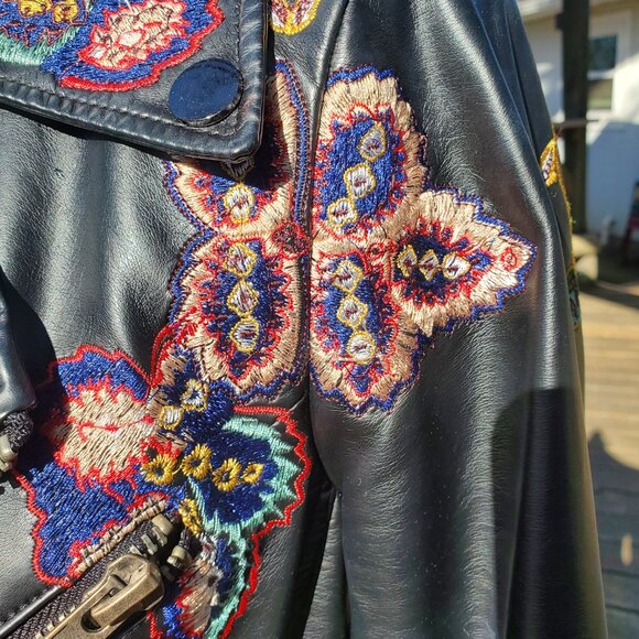 Gorgeous Embroidered Black Faux Leather Jacket V Christina - Picture 9 of 15